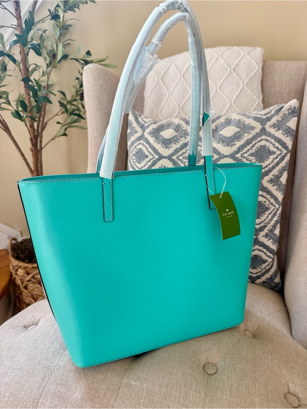 NWT Kate Spade “Sawyer Street Maxi” genuine leather designer tote - Picture 2 of 7
